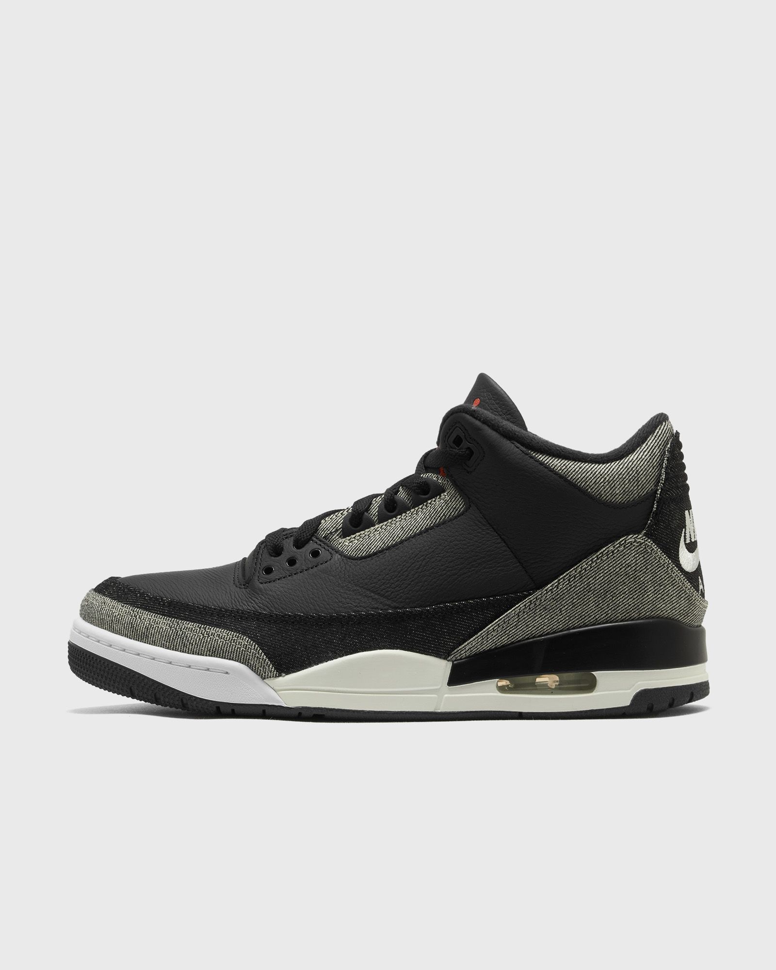 X LEVIS AIR JORDAN 3 "Black and White"