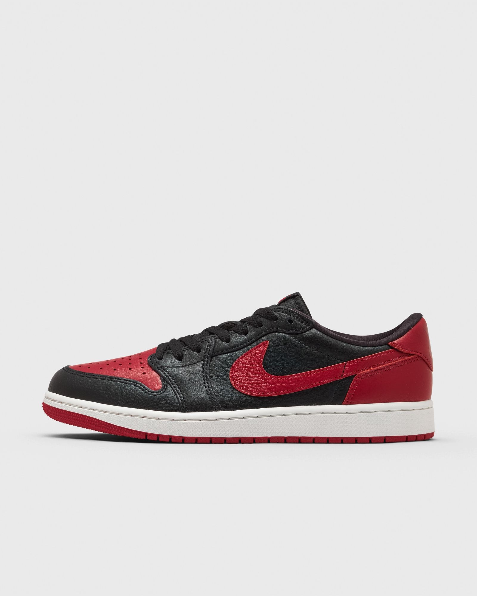 AIR JORDAN 1 RETRO LOW OG 'BANNED'